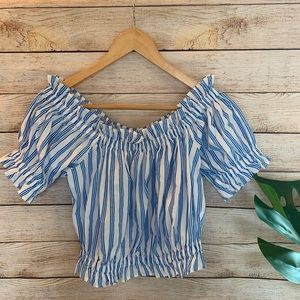 Forever 21 Off The Shoulder Crop Top size S